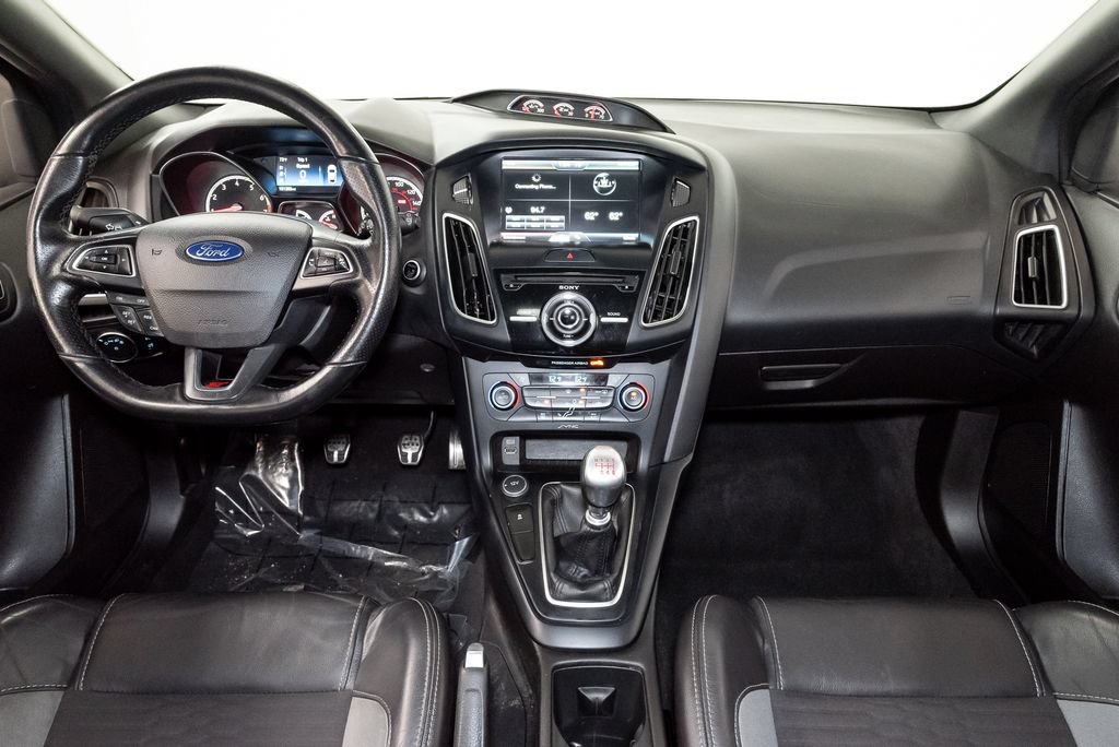 Used 2015 Ford Focus ST w/ Equipment Group 401A FWD image 24