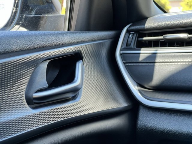 Used 2023 Jeep Grand Cherokee L Laredo image 28