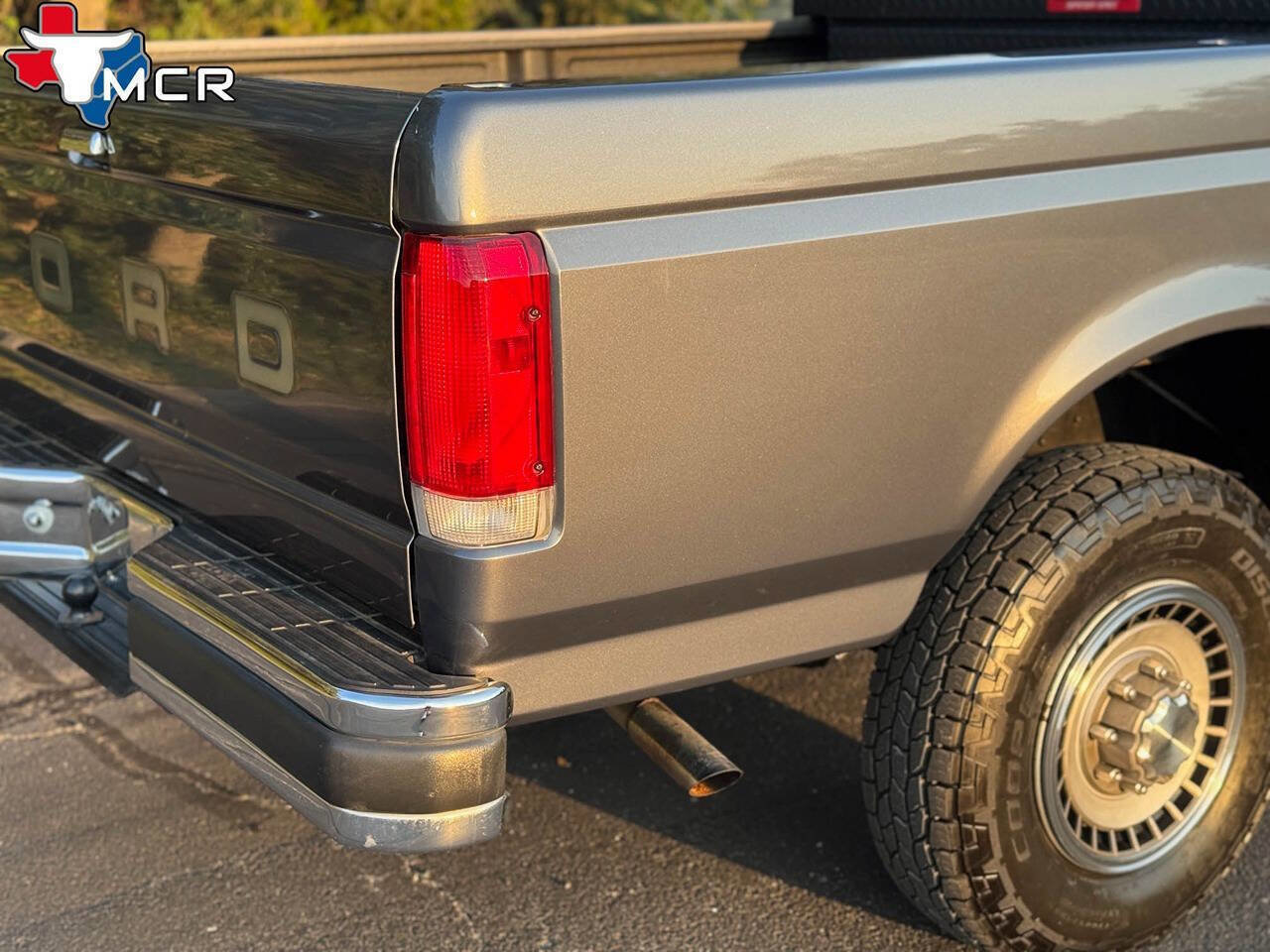 Used 1989 Ford F250 XL 2dr 4WD Standard Cab LB image 25