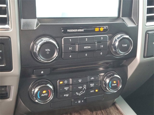 Used 2017 Ford F250 Lariat w/ Chrome Package image 20