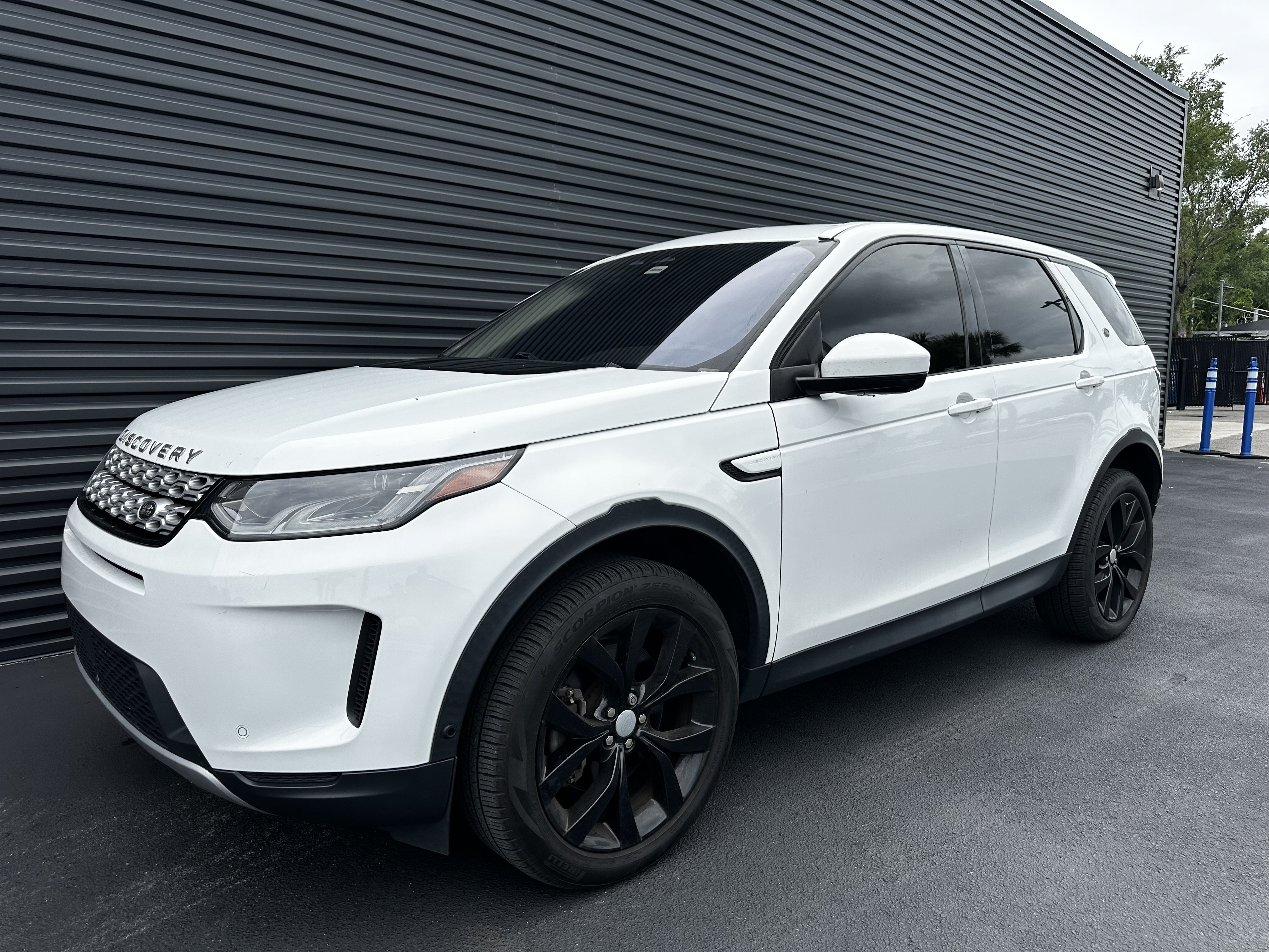 Used 2021 Land Rover Discovery Sport SE AWD/4WD image 1