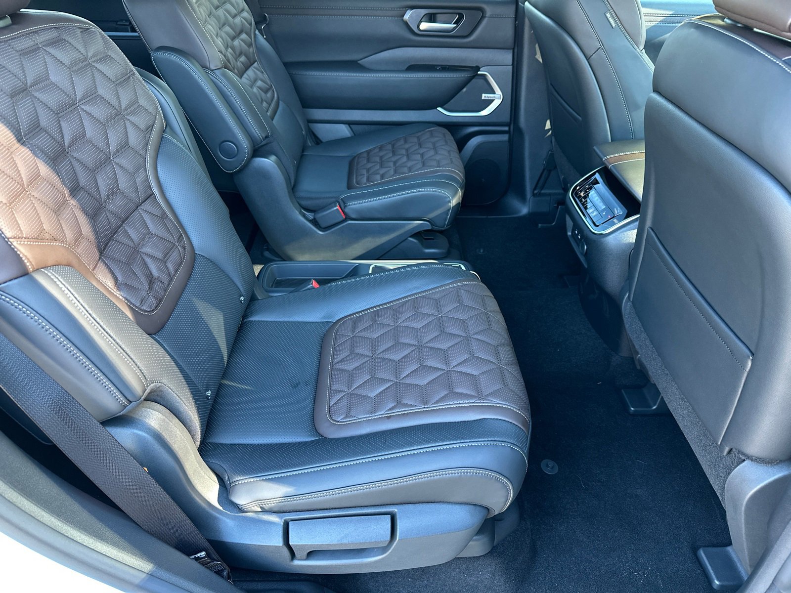 New 2026 Nissan Armada Platinum Reserve image 16