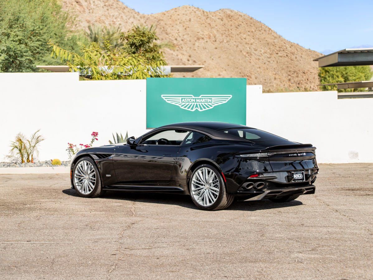 Used 2022 Aston Martin DBS Superleggera image 2