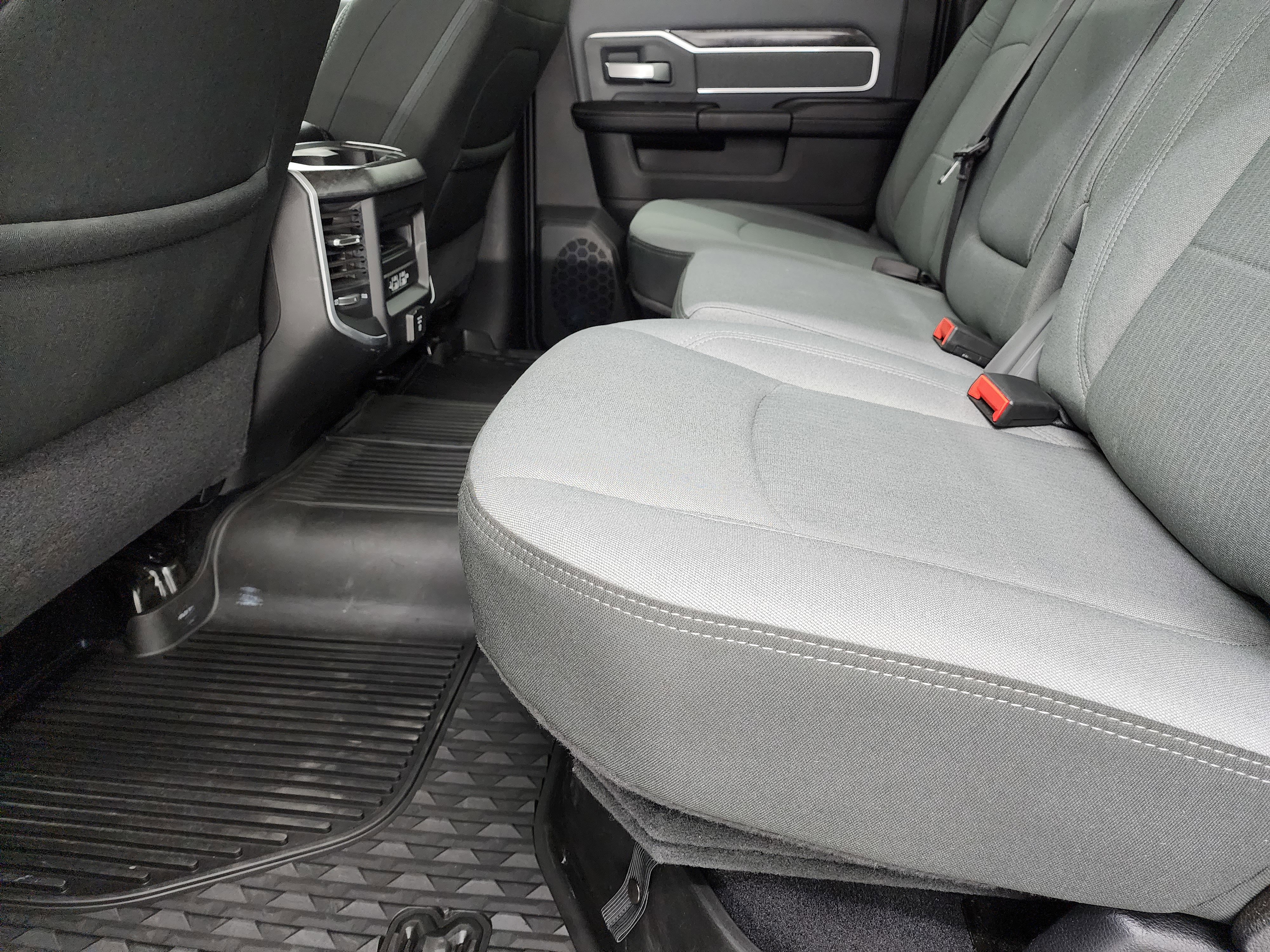 Used 2020 RAM 2500 Big Horn w/ Level 2 Equipment Group image 9