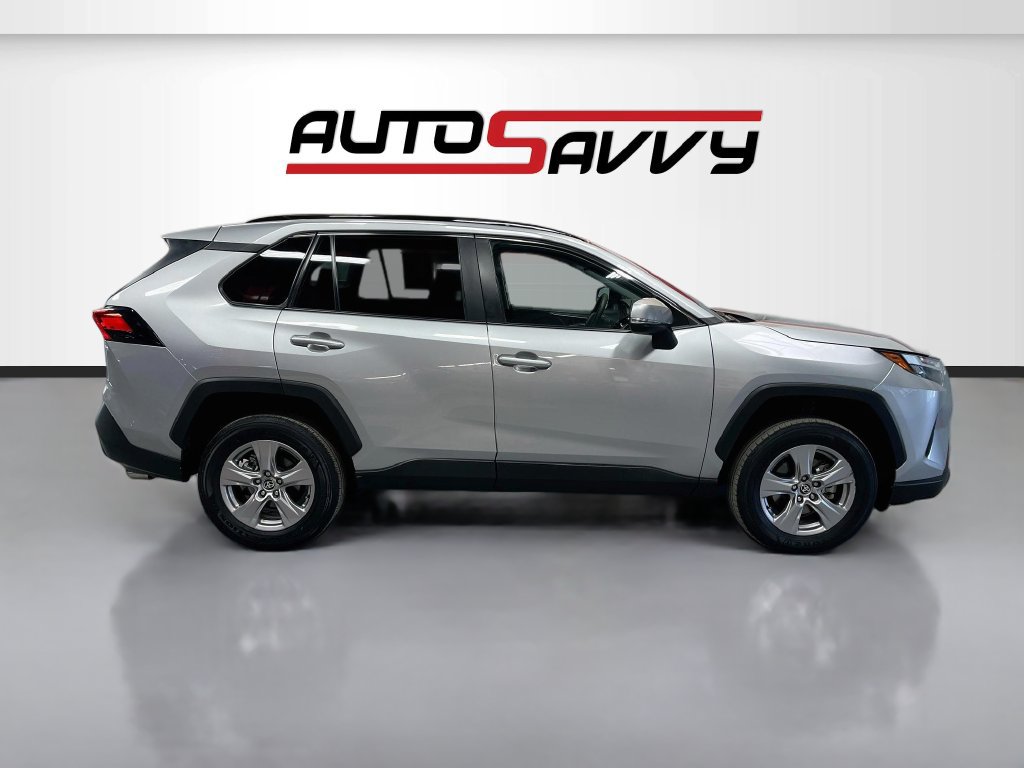 Used 2025 Toyota RAV4 XLE AWD/4WD image 8