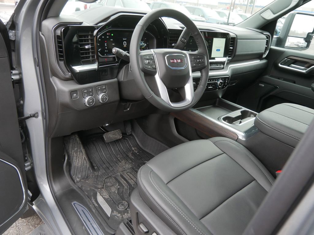 Used 2026 GMC Sierra 3500 SLT w/ SLT Premium Package image 14