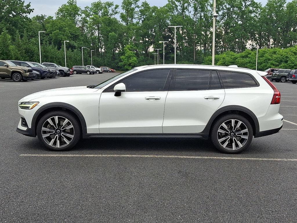 Used 2020 Volvo V60 T5 Cross Country w/ Protection Package AWD/4WD image 7