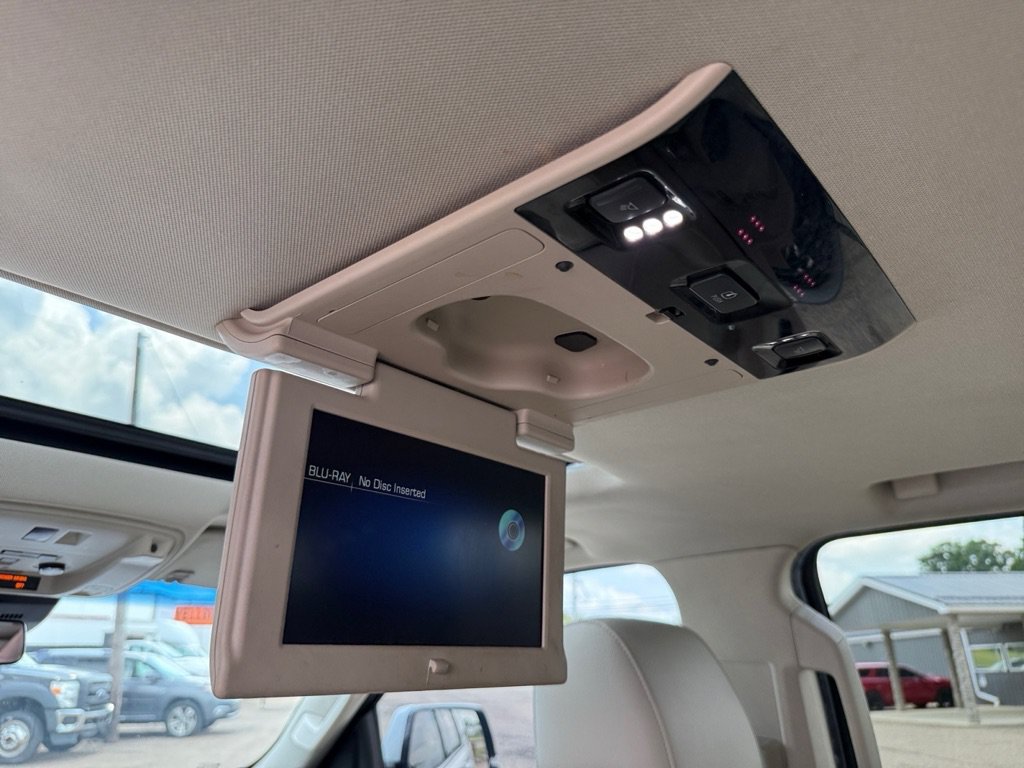 Used 2019 Cadillac Escalade ESV Luxury AWD/4WD image 25