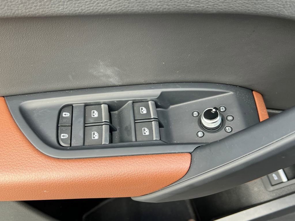 Used 2024 Audi Q5 2.0T Premium w/ Convenience Package image 13