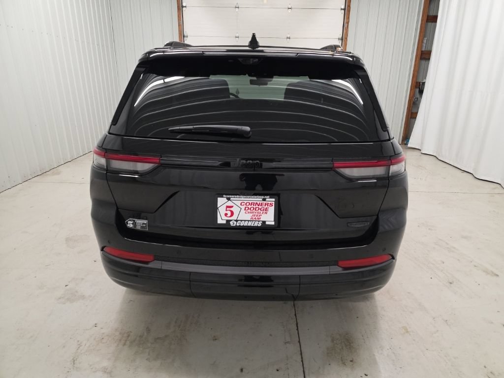 New 2026 Jeep Grand Cherokee Summit w/ Obsidian Package AWD/4WD image 4