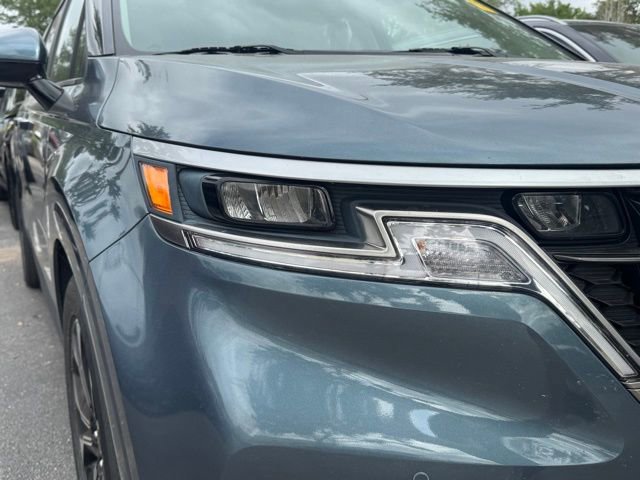 Used 2024 Kia Carnival EX FWD image 8