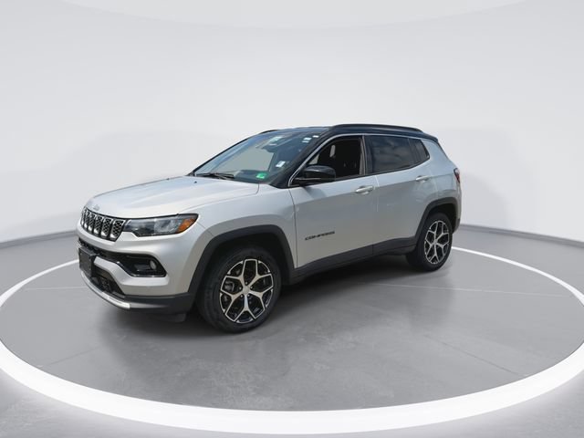 Used 2024 Jeep Compass Limited AWD/4WD image 4