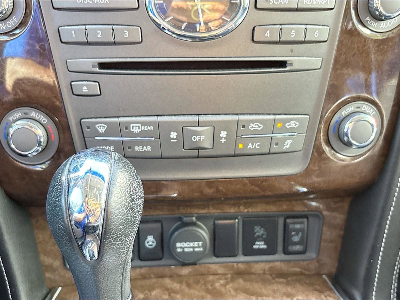 Used 2016 INFINITI QX80 Luxe w/ 22" Wheel Package image 16