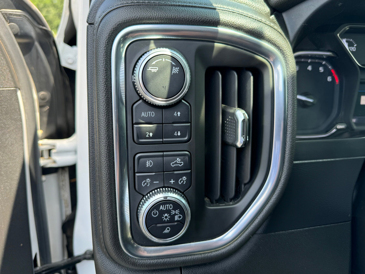 Used 2019 GMC Sierra 1500 SLT w/ SLT Premium Plus Package image 27