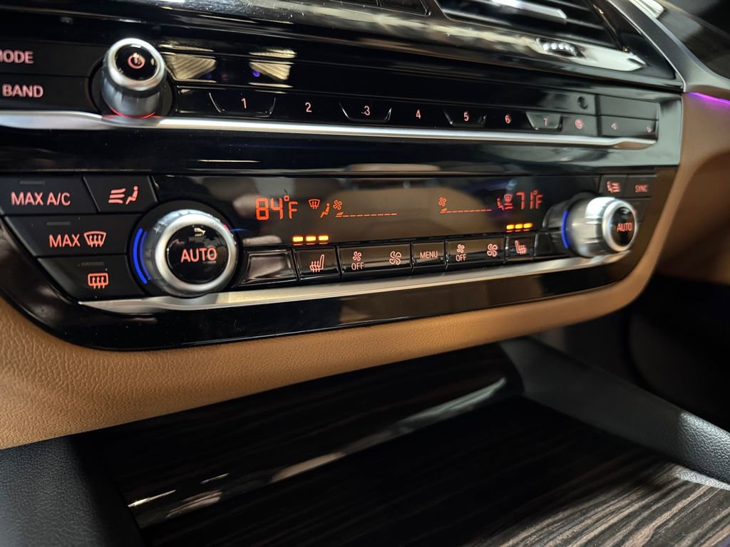 Used 2022 BMW 530i xDrive w/ Premium Package image 30