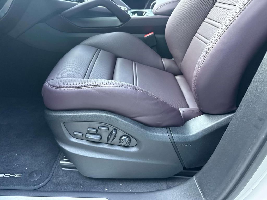 New 2026 Porsche Cayenne Coupe image 20