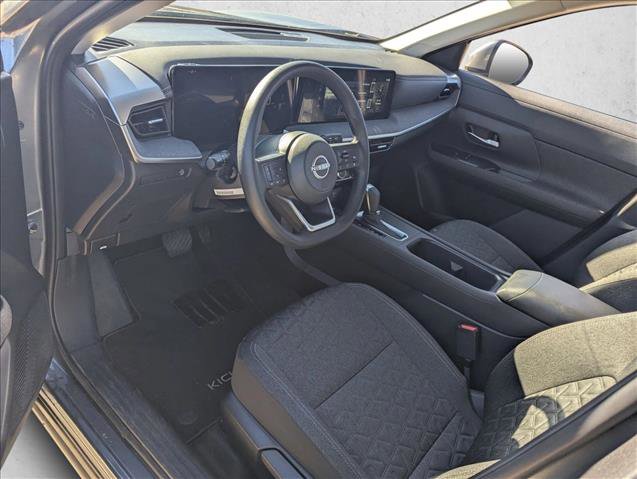 Used 2025 Nissan Kicks SV image 9