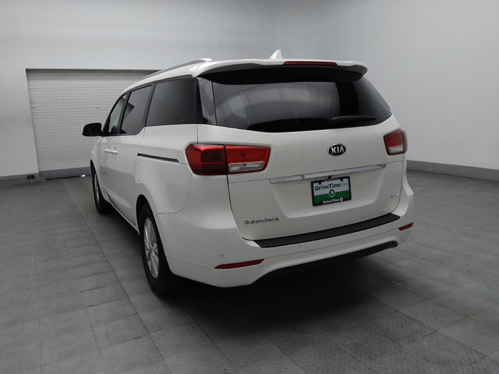 Used 2016 Kia Sedona LX w/ Option Group 020 FWD image 5