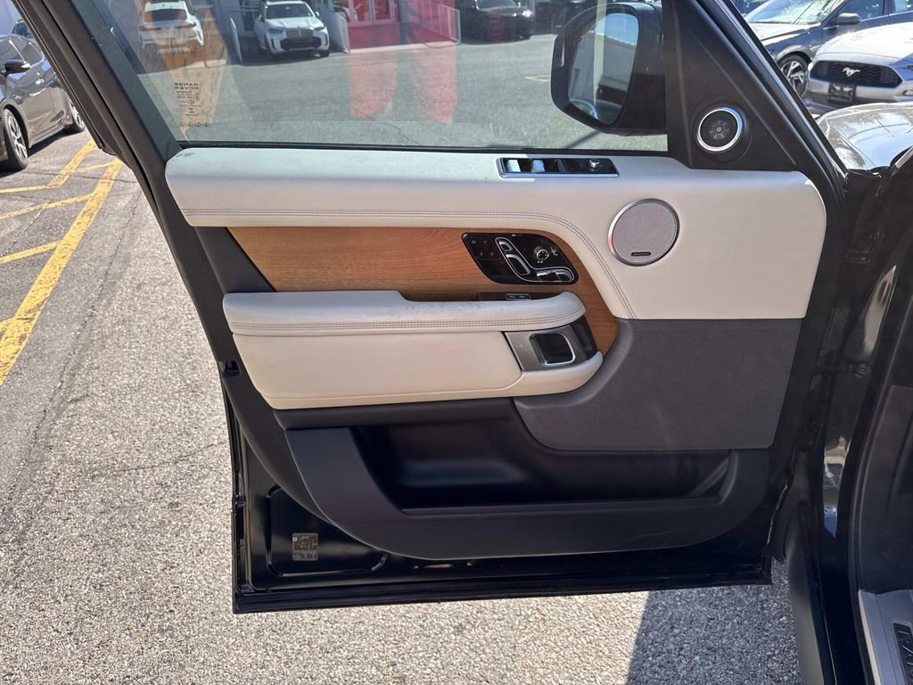 Used 2019 Land Rover Range Rover Long Wheelbase Supercharged image 19