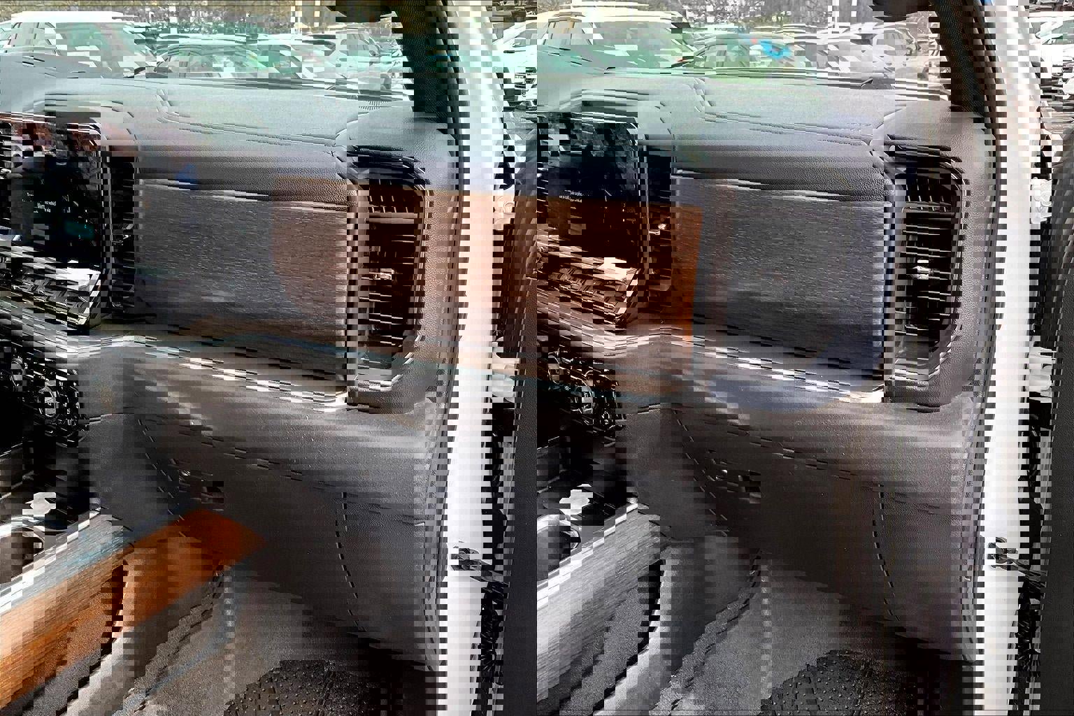 Used 2022 Chevrolet Silverado 1500 High Country w/ High Country Premium Package image 16