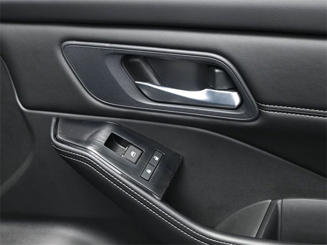 Used 2024 Nissan Rogue SV w/ SV Premium Package image 36