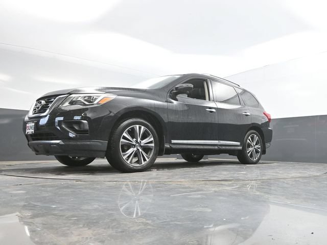 Used 2017 Nissan Pathfinder Platinum w/ Family Entertainment Package AWD/4WD image 31