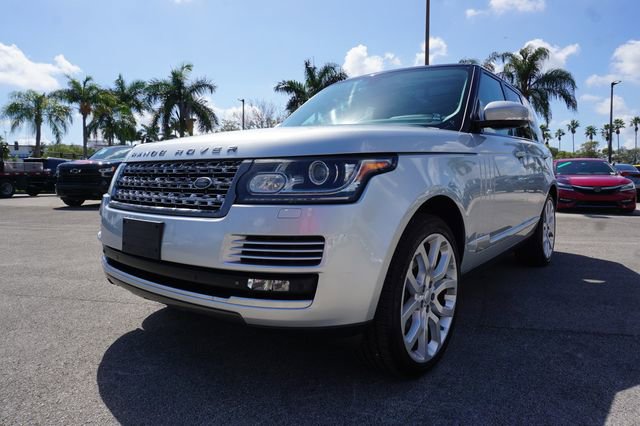 Used 2015 Land Rover Range Rover HSE image 19