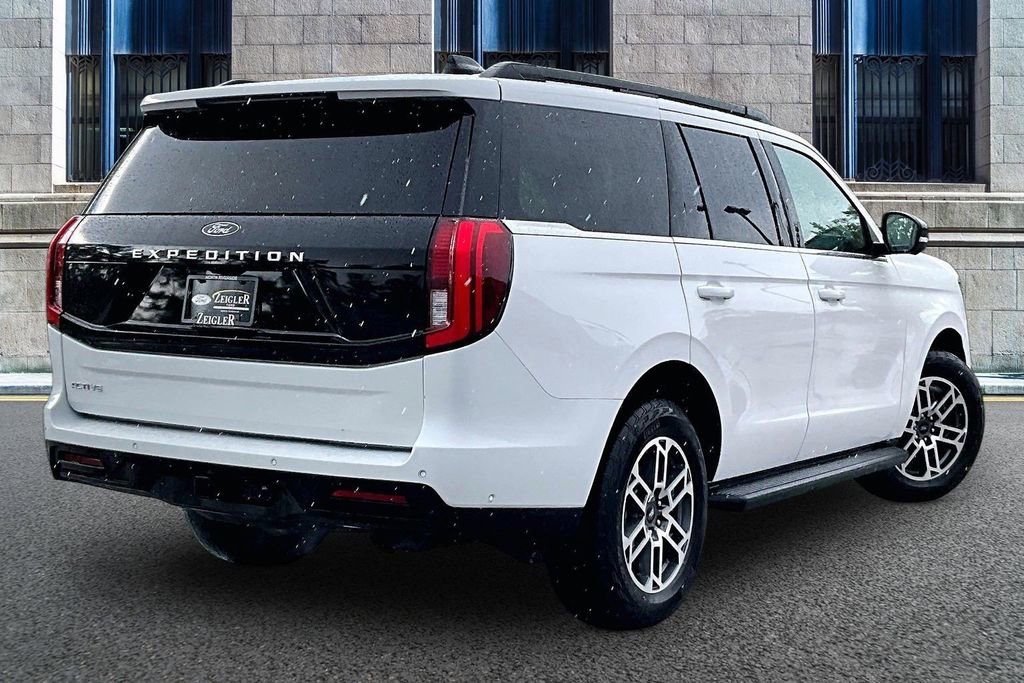 Used 2025 Ford Expedition Active AWD/4WD image 11