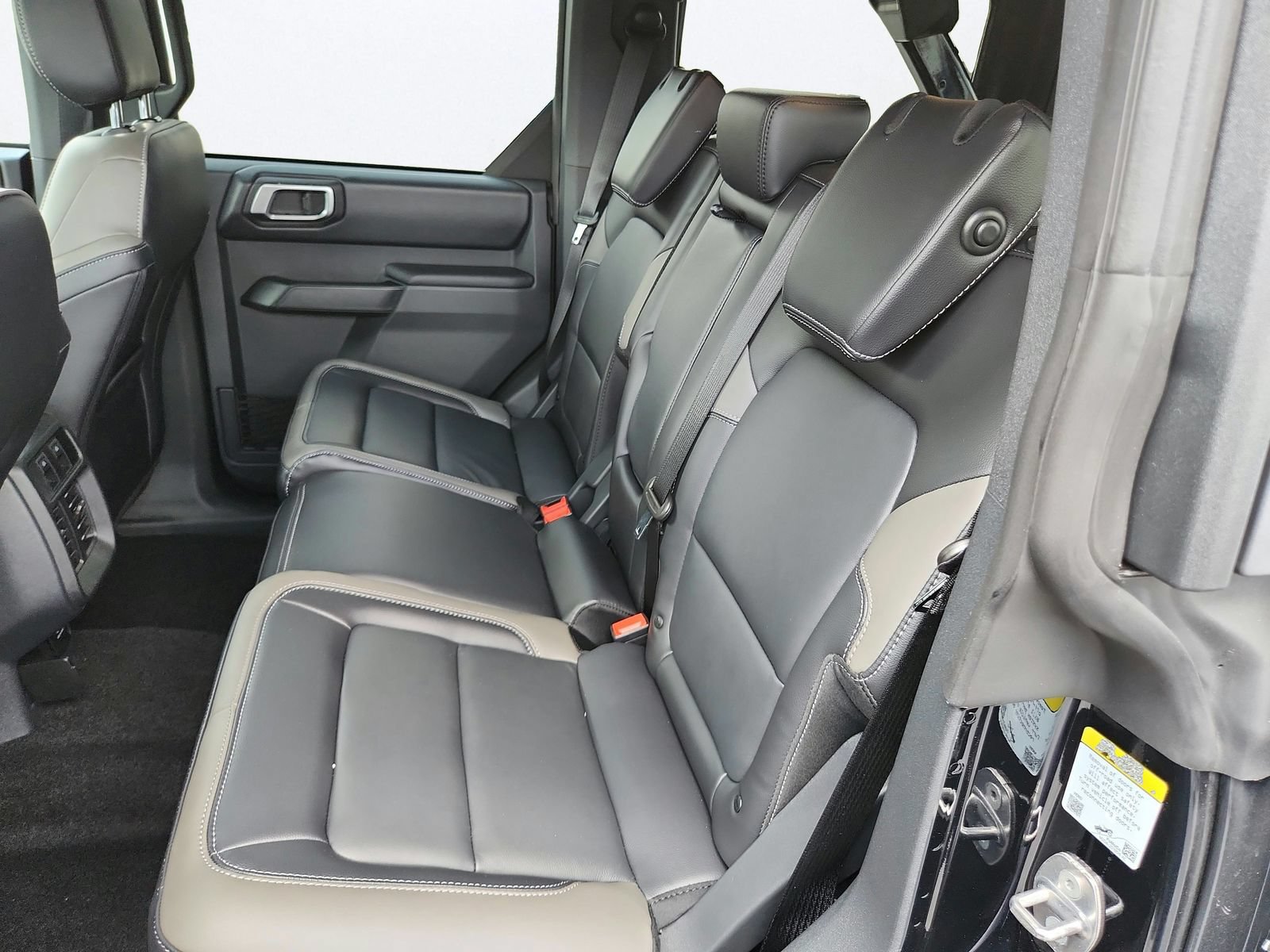 New 2026 Ford Bronco Outer Banks w/ Sasquatch Package AWD/4WD image 25
