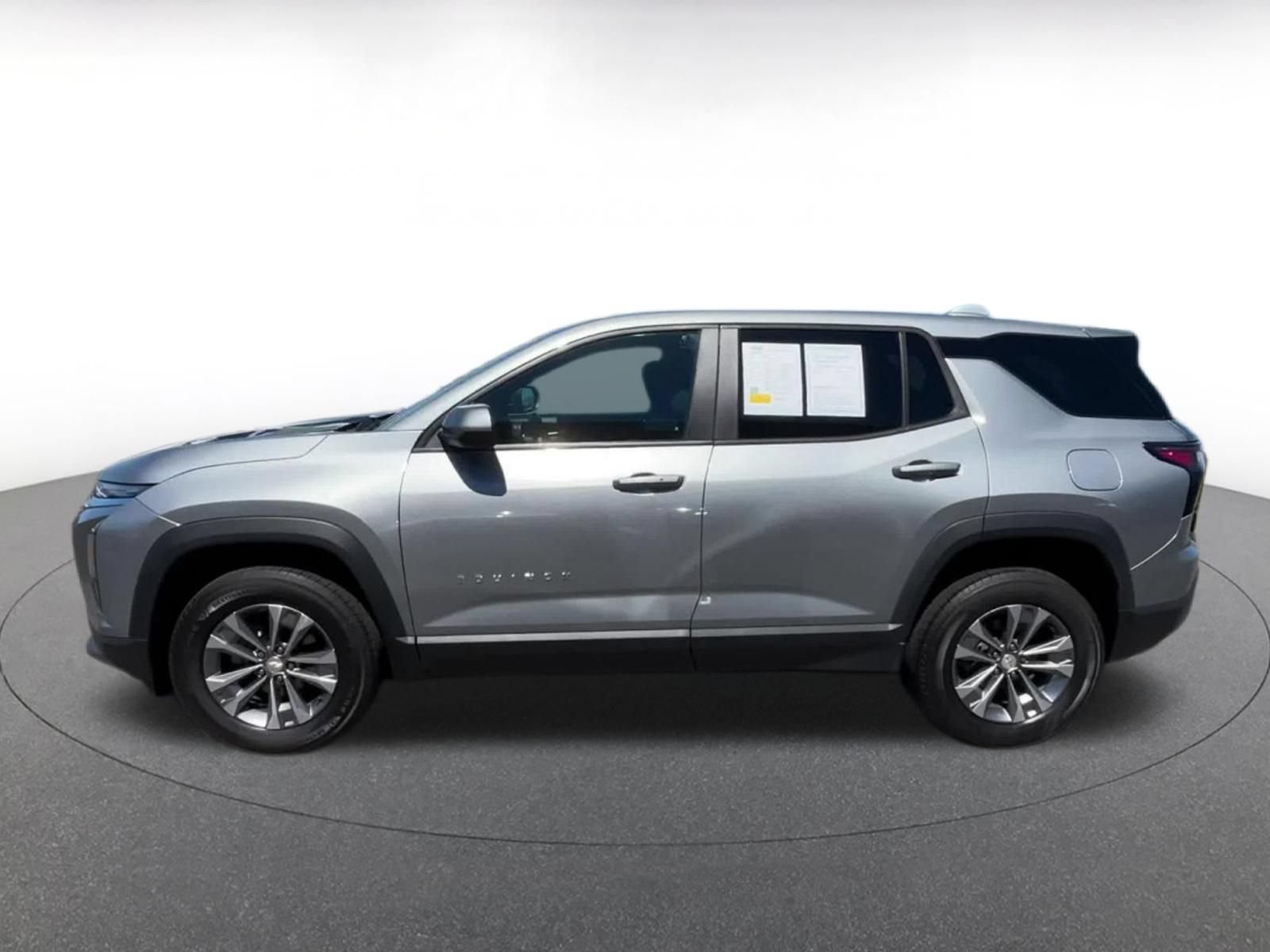 Used 2025 Chevrolet Equinox LT FWD image 8