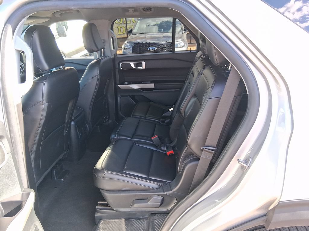 Used 2023 Ford Explorer XLT w/ Equipment Group 202A RWD image 23