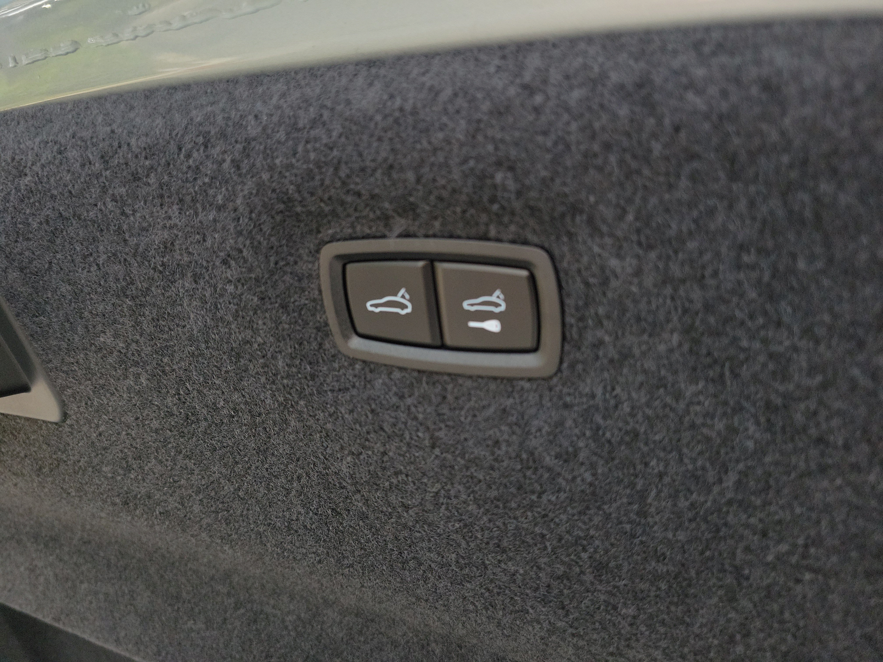 Used 2020 Porsche Taycan 4S AWD/4WD image 6