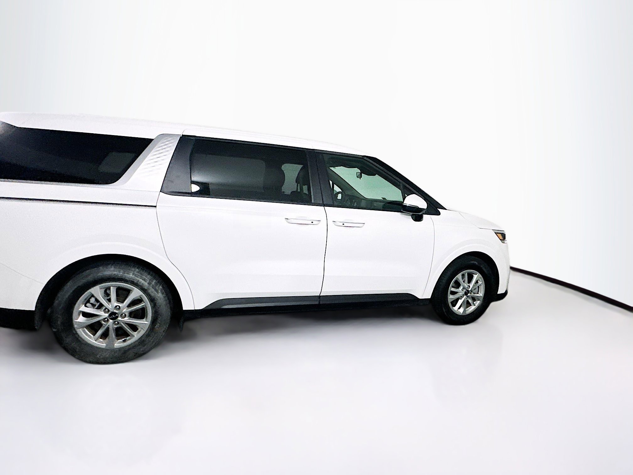 Used 2024 Kia Carnival LX image 10