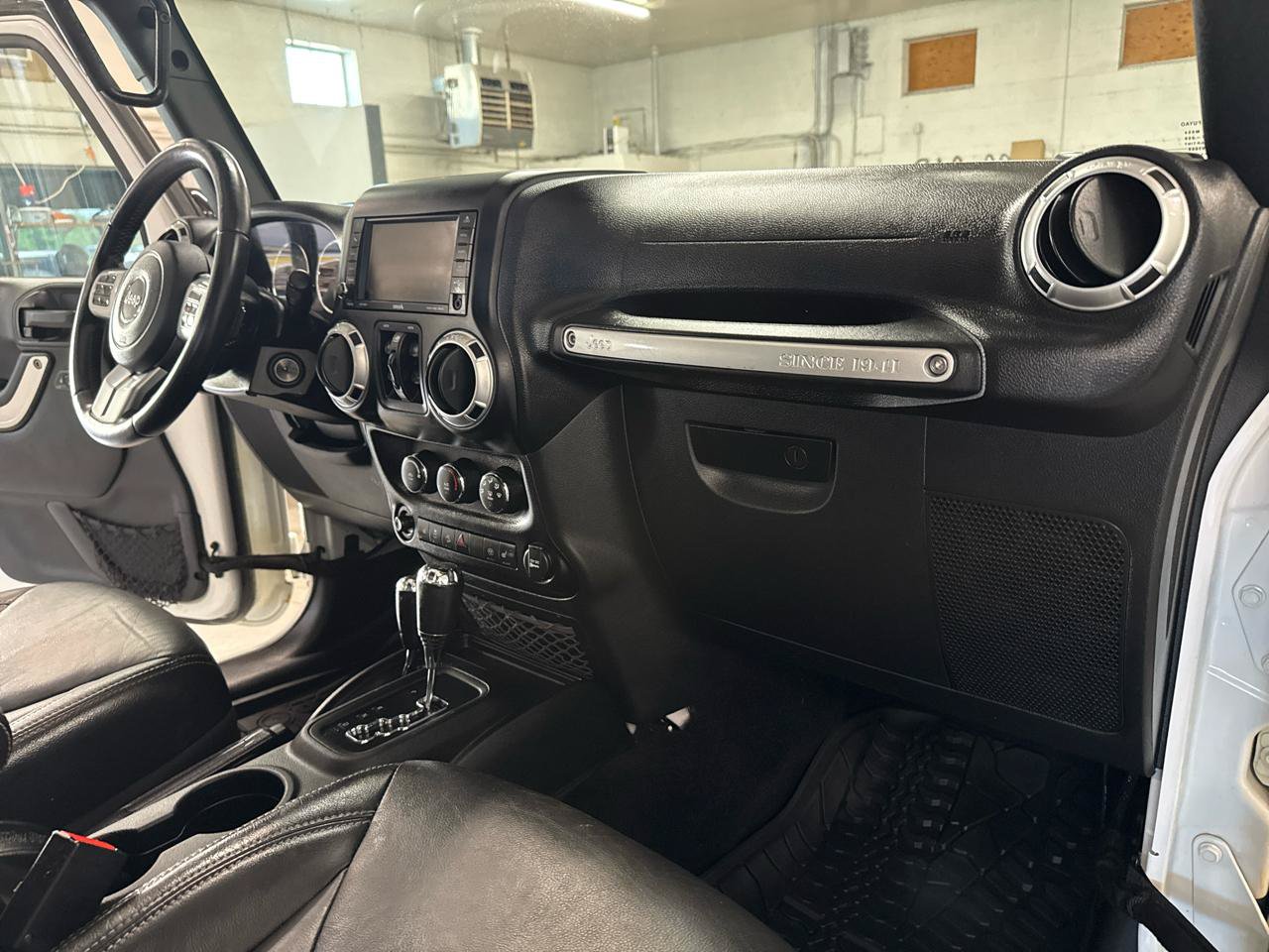 Used 2016 Jeep Wrangler Unlimited Rubicon AWD/4WD image 57
