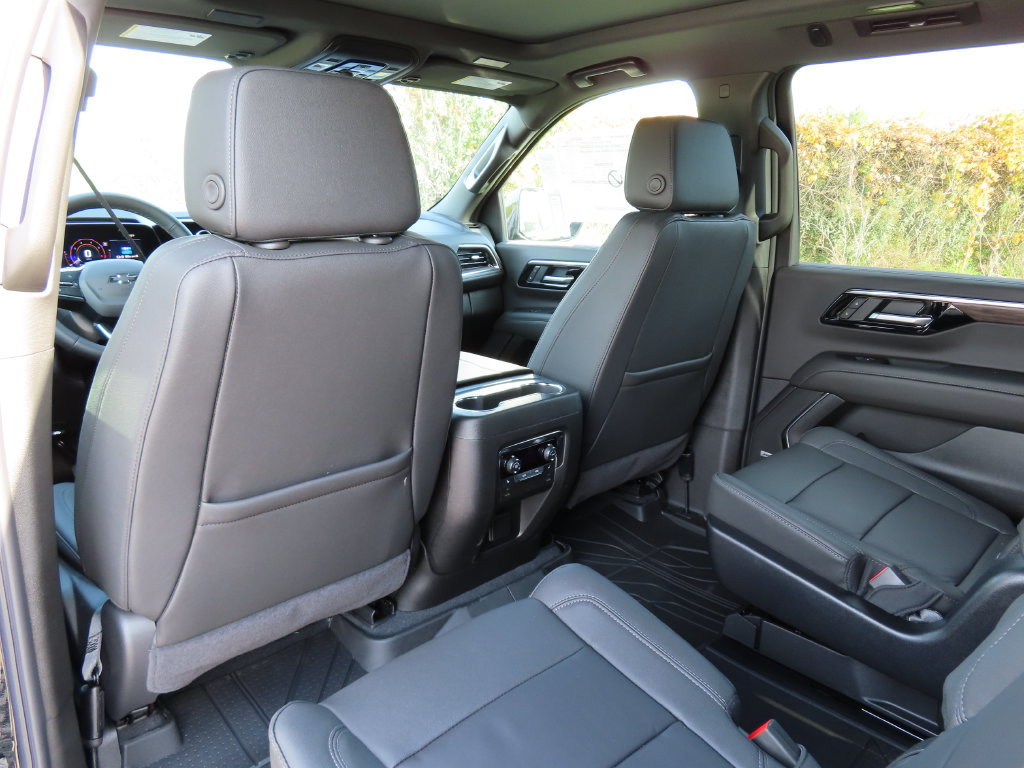 New 2027 Chevrolet Suburban Z71 w/ Z71 Off-Road Package AWD/4WD image 26