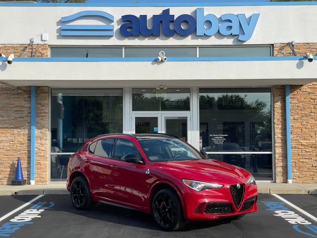 Used 2022 Alfa Romeo Stelvio Quadrifoglio w/ Active Assist Plus Package AWD/4WD image 8