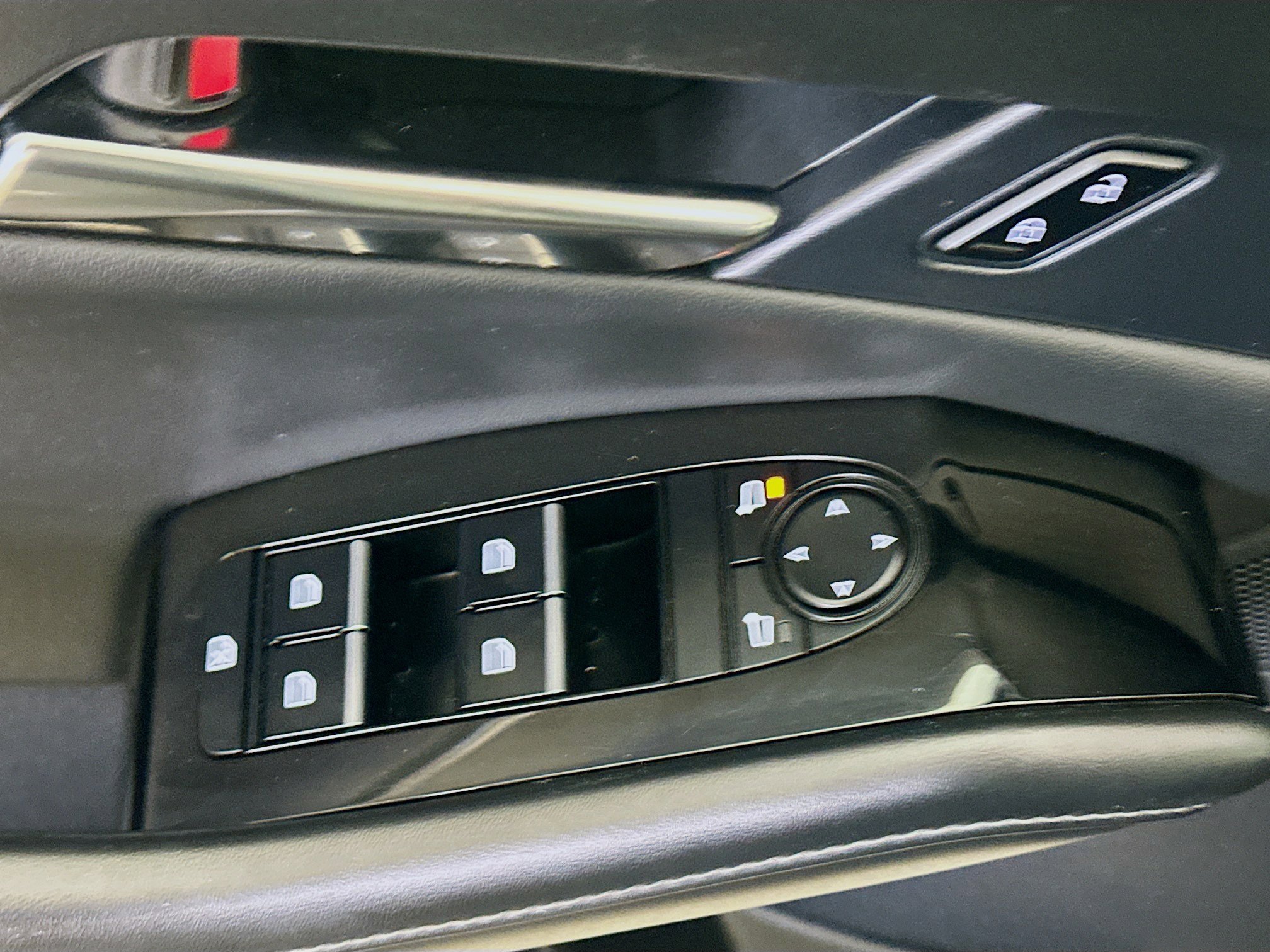 Used 2025 MAZDA CX-30 AWD 2.5 S w/ Preferred Package image 15