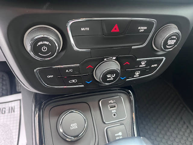 Used 2021 Jeep Compass Latitude image 11