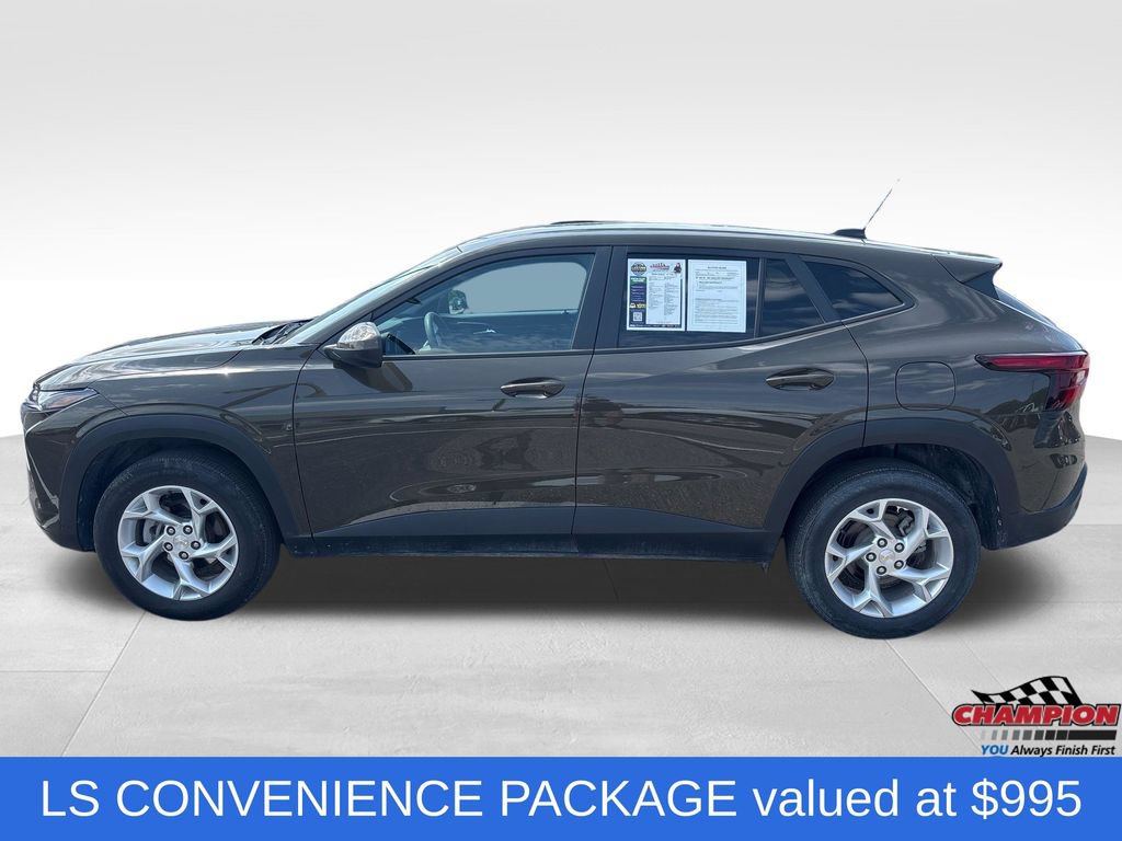 Used 2024 Chevrolet Trax LS w/ LS Convenience Package FWD video 2