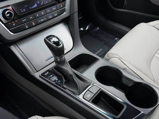 Used 2017 Hyundai Sonata Limited FWD image 32