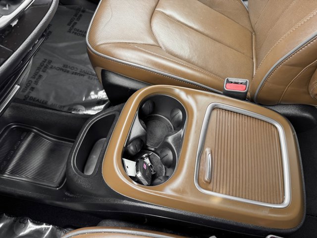 Used 2018 Chrysler Pacifica Limited w/ Advanced Safetytec Group FWD image 18