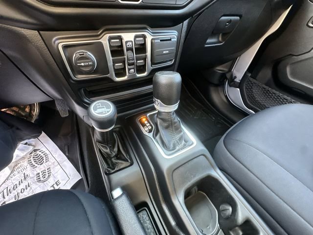 Used 2022 Jeep Gladiator Willys image 24