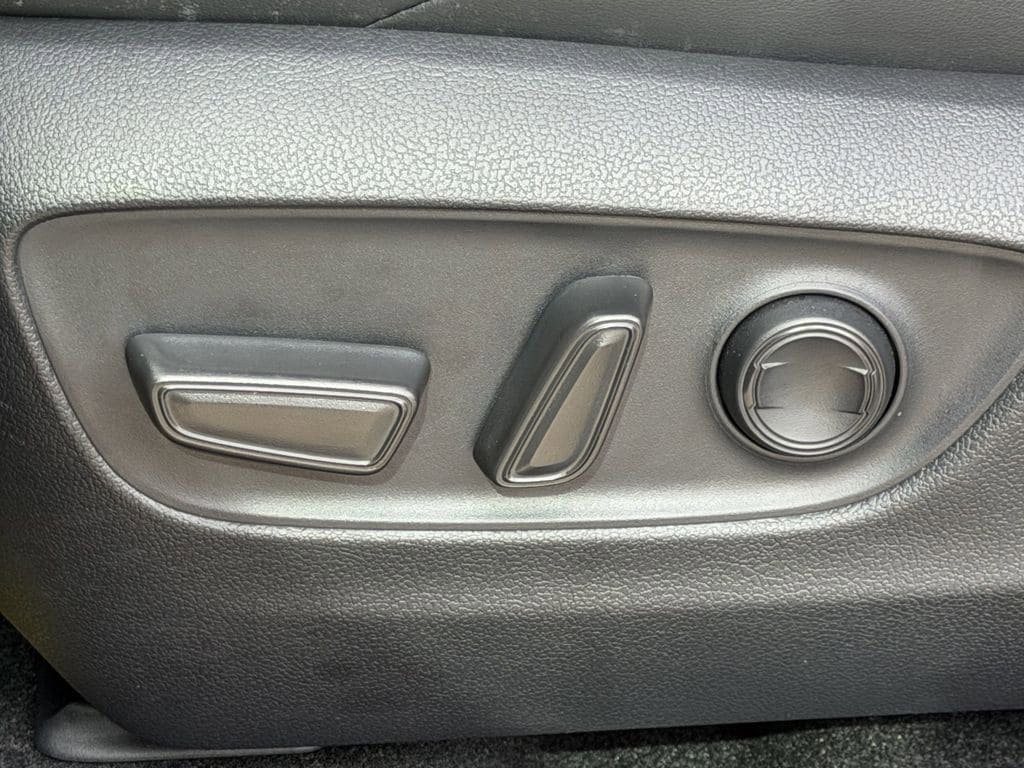 Certified 2025 Toyota RAV4 XSE AWD/4WD image 28