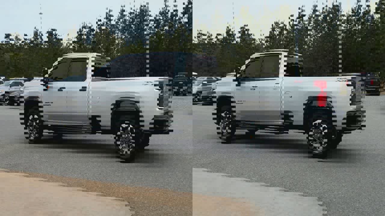 Used 2021 Chevrolet Silverado 2500 Custom w/ Custom Value Package image 6