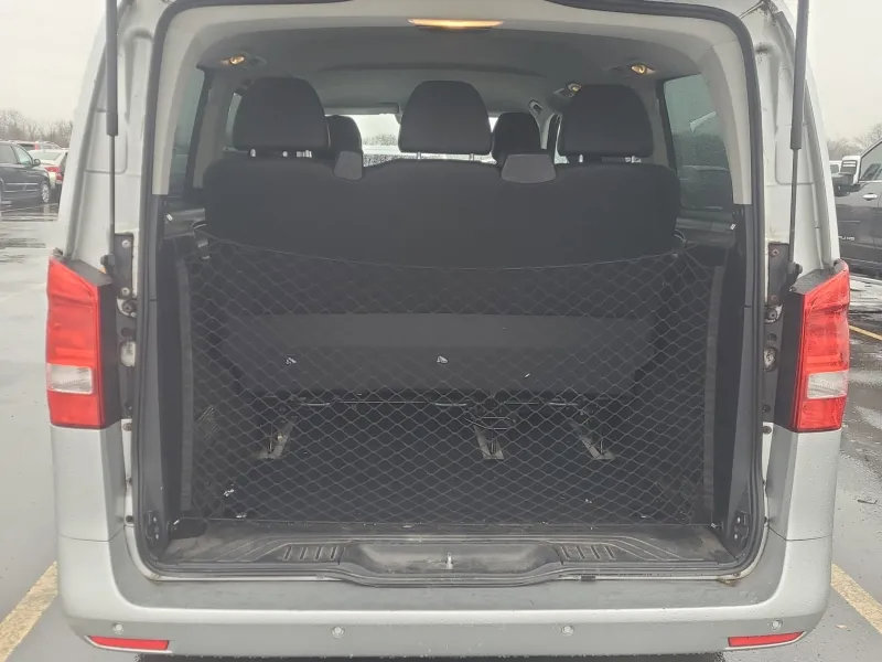 Used 2016 Mercedes-Benz Metris Passenger image 3