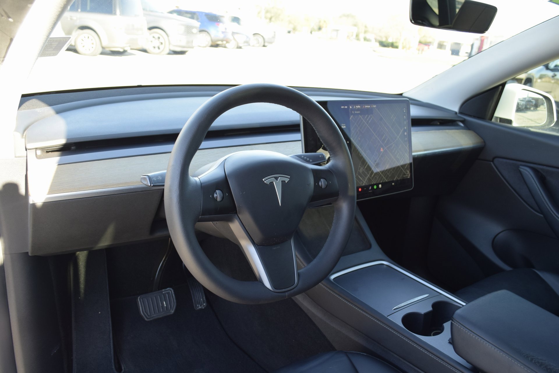 Used 2021 Tesla Model Y Long Range image 18