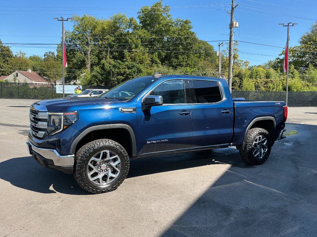 Used 2022 GMC Sierra 1500 SLE w/ X31 Off-Road Package AWD/4WD image 3