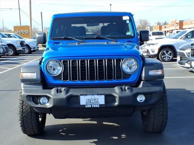 Used 2025 Jeep Wrangler Sport image 32