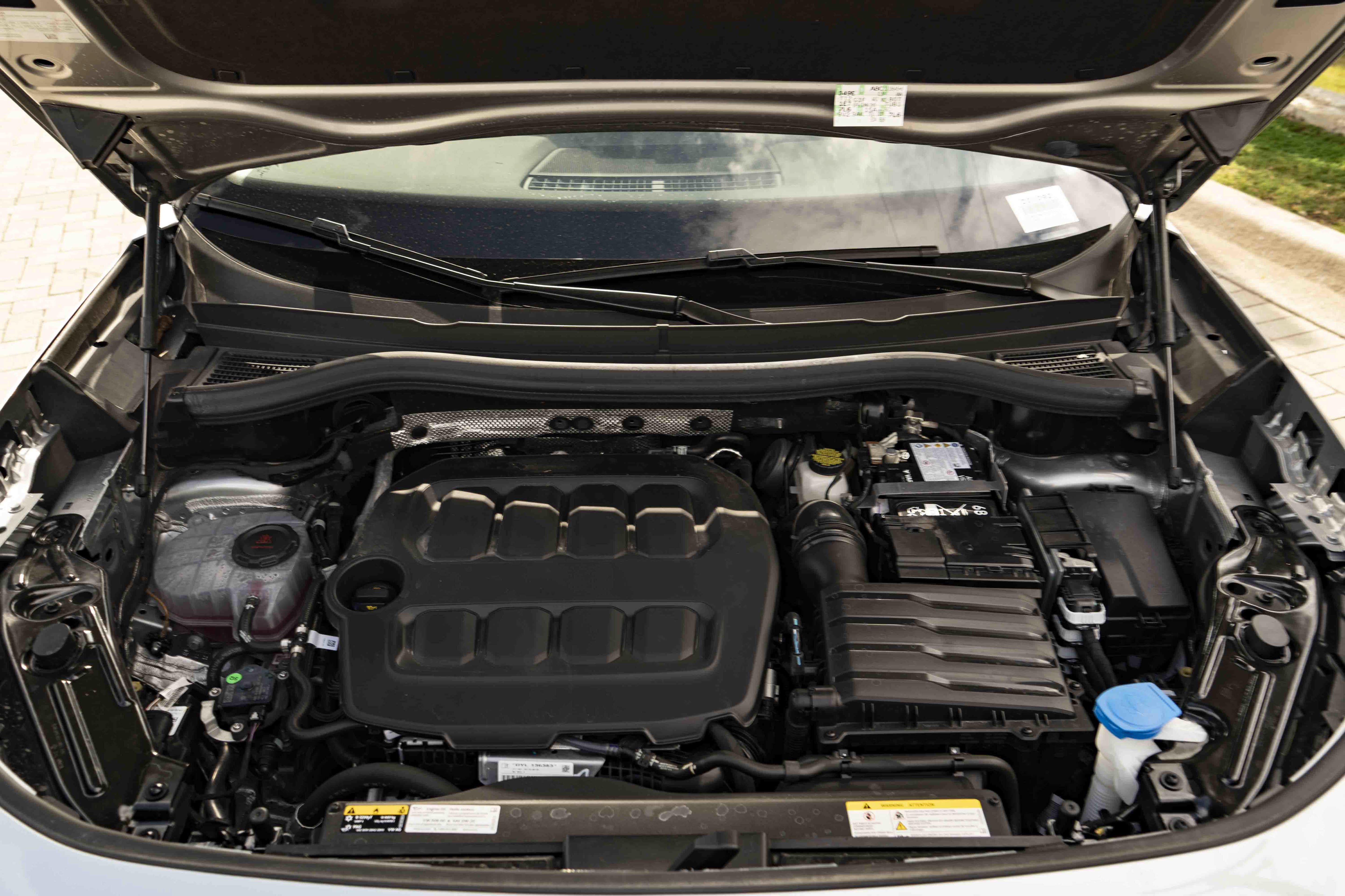 Certified 2026 Volkswagen Tiguan SE FWD image 38
