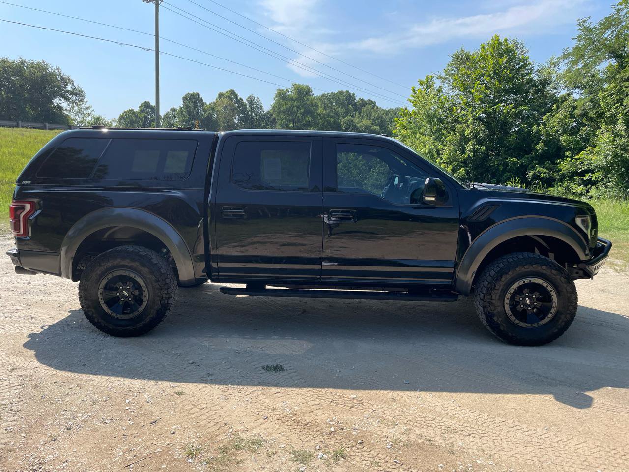 Used 2017 Ford F150 Raptor w/ Equipment Group 802A Luxury AWD/4WD image 5